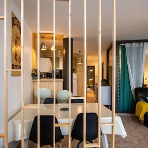 Appartement Confortable Renove Proche Centre-ville, Chambéry